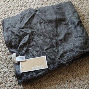 MICHAEL MICHAEL KORS Jet Set Logo Monogram Jacquard Long Scarf Wrap Silver Gray
